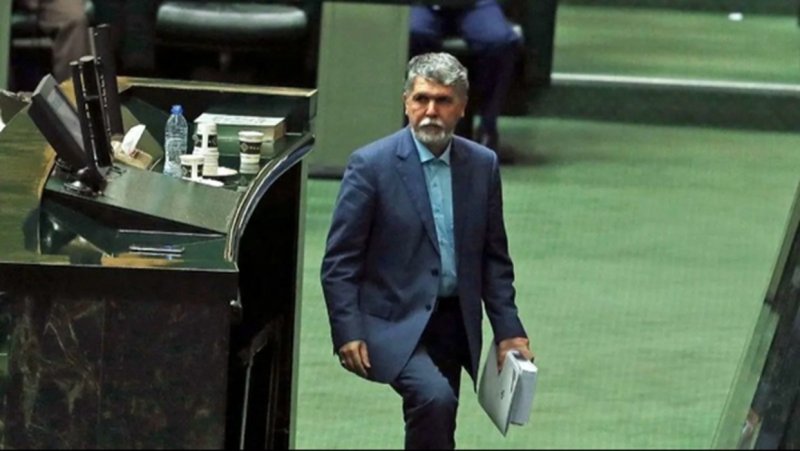 وزیر ارشاد به دلیل انتصابات سیاسی کارت زرد دریافت کرد