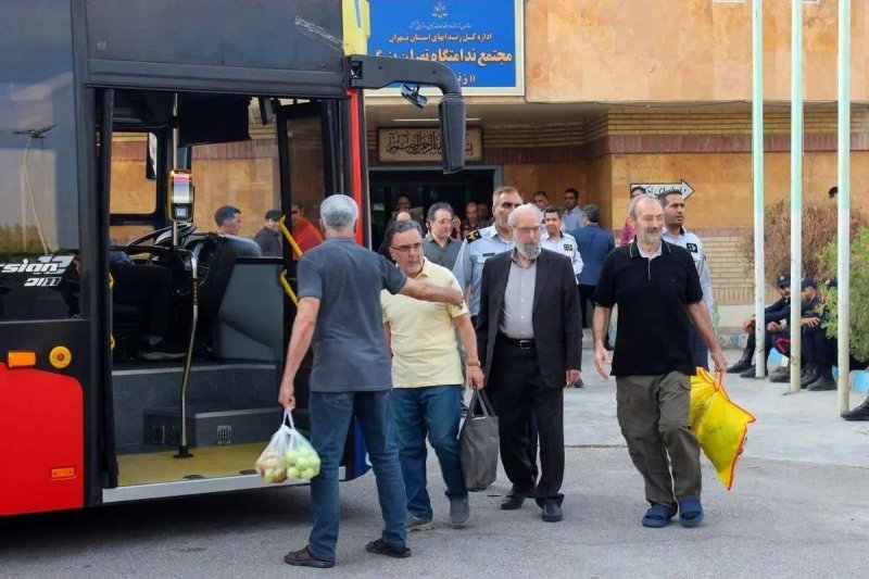 واکنش مصطفی تاجزاده به انتشار عکس انتقالش به زندان اوین