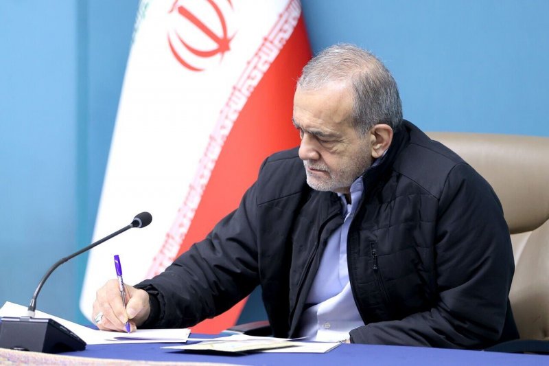 کنایه معاون پزشکیان به مخالفان دولت