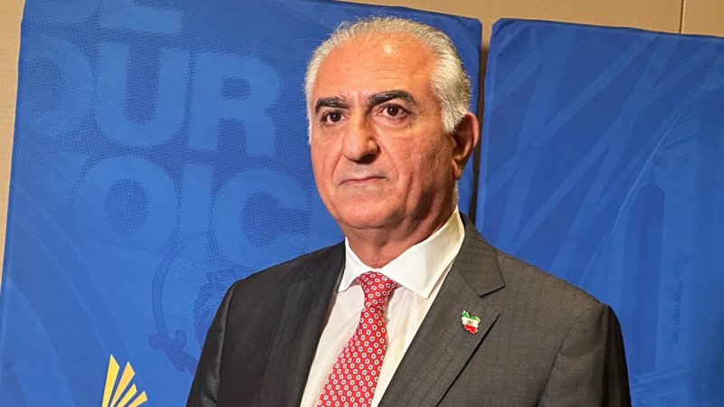 همسر رضا پهلوی خبر داد: به‌زودی، کناره‌گیری شوهرم از «مبارزه»/ کنایه یاسمین پهلوی به مردم ایران