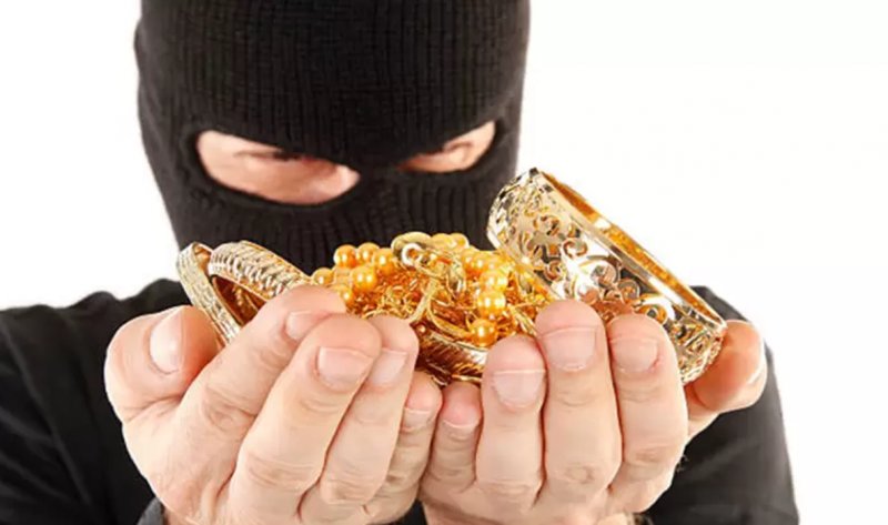دستگیری ۶ سارق طلافروشی دَرگهان قشم + فیلم