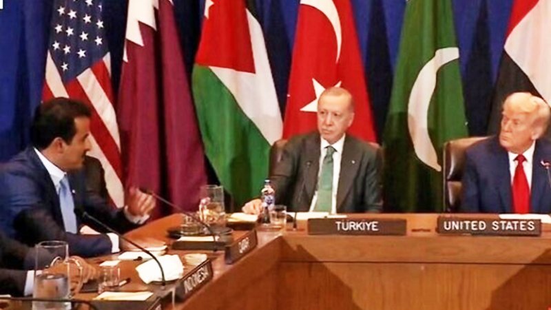 قول آمریکایی ترامپ به اعراب در جلسه محرمانه!/۶ نفر مطلع بودند، ۲ نفر گفتند او قاطع بود!