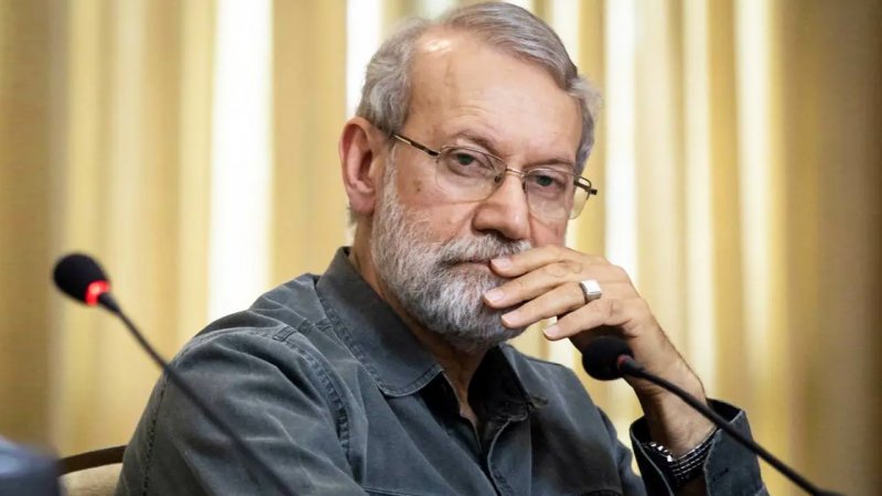 جواب سربالای لاریجانی به سوال خبرنگار آمریکایی‌ در مورد یکی از مراکز هسته ای