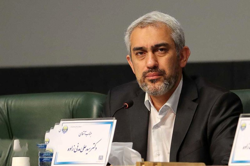 وزیر اقتصاد: پاسخگوی سیاست‌های بانک‌ مرکزی نیستم