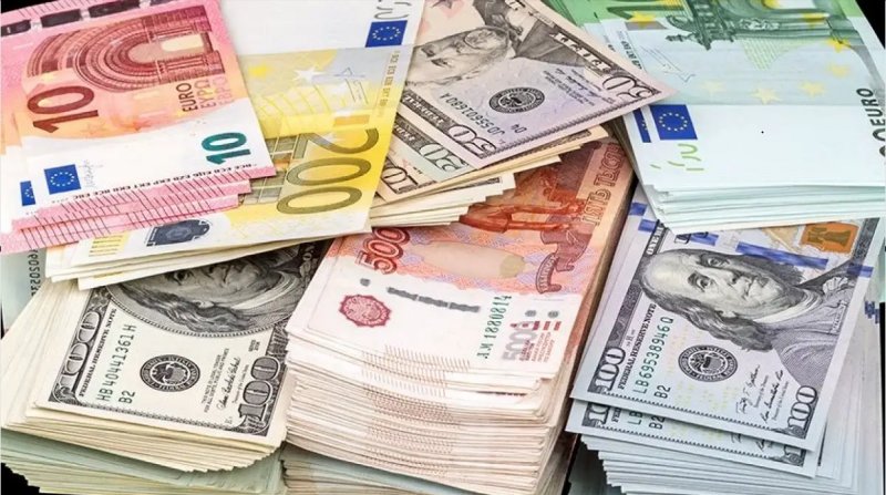 نرخ ارز در بازارهای مختلف 23 مهرماه/ دلار و یورو چند؟
