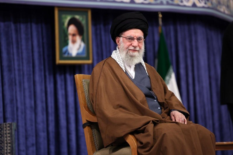 علت تغییر لحن اخیر آیت‌الله خامنه‌ای در برابر ترامپ