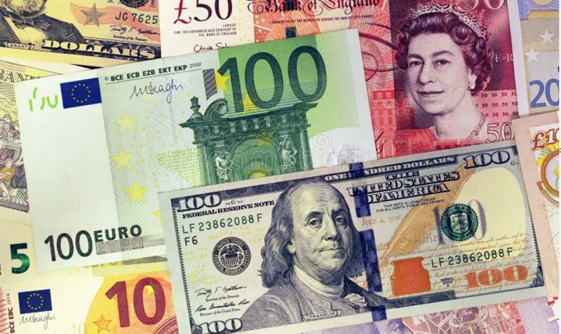 نرخ ارز در بازارهای مختلف 7 آبان ماه/ دلار و یورو چند؟ نرخ ارز در بازارهای مختلف 7 آبان ماه/ دلار و یورو چند؟