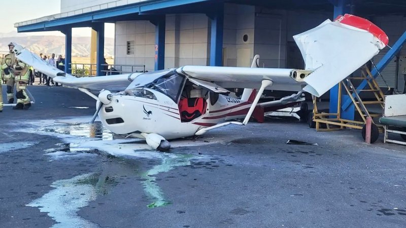 حادثه هوایی در تبریز / برخورد هواپیما با ساختمان فرودگاه!+ تصاویر حادثه هوایی در تبریز / برخورد هواپیما با ساختمان فرودگاه!+ تصاویر