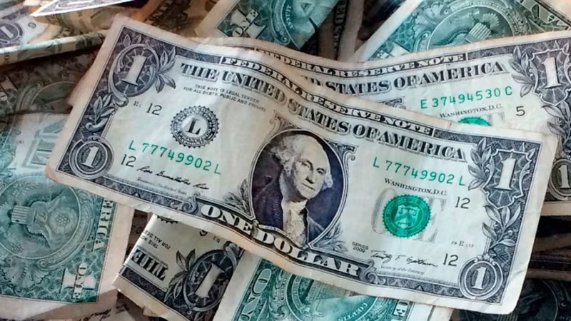 پیش‌بینی قیمت دلار فردا دوشنبه ۱۹ آبان/ مسیر بعدی دلار کجاست؟