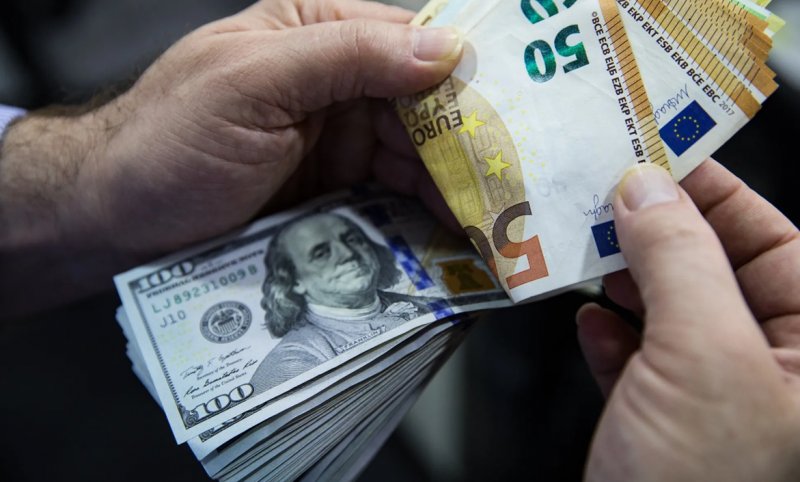 نرخ ارز در بازارهای مختلف 25 آبان ماه/دلار و یورو گران شد