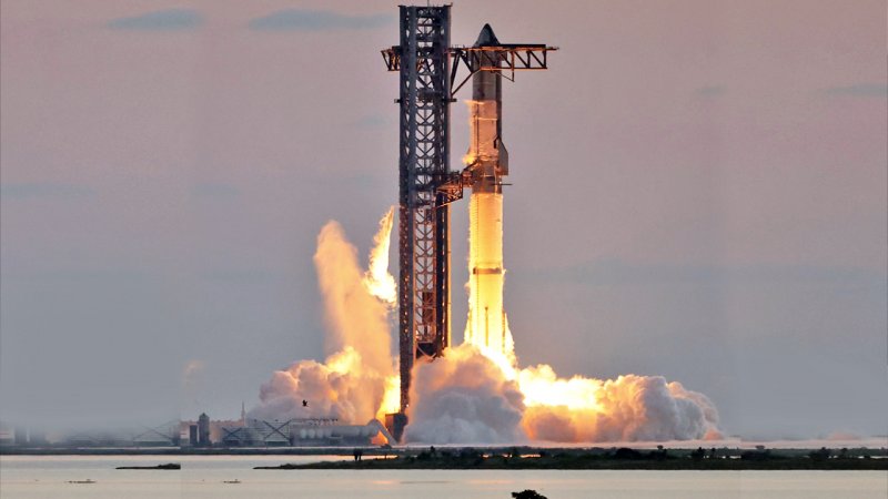 قدرتمندترین موشک جهان زیر فشار خم شد+ تصویر باورنکردنی