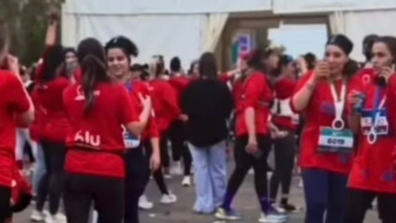 حاشیه جدید بلوبانک با حمایت میلیاردی از ماراتن کیش+ عکس