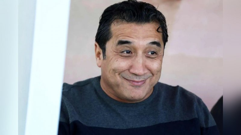 خداداد عزیزی و جنجال فحش‌های مثبت ۱۸/پشت خداداد به کجا گرم است؟