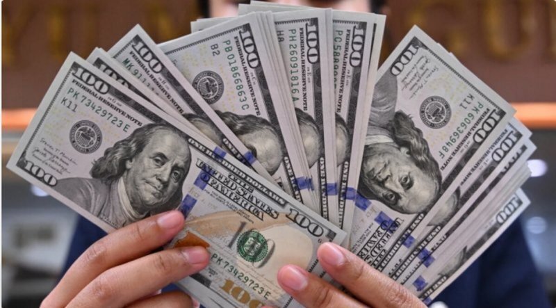 دلار در مرز 130هزار تومان؛ دولت دقیقاً کِی می‌خواهد ورود کند؟