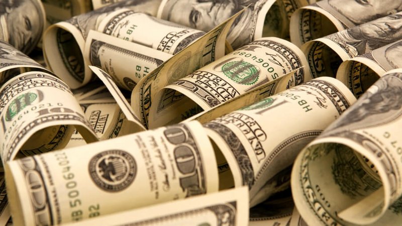 پشت‌پرده افزایش قیمت دلار/ دولت کشور را کاملا رها کرده، مراقب چمن‌ها و چراغ‌های پاستور است!