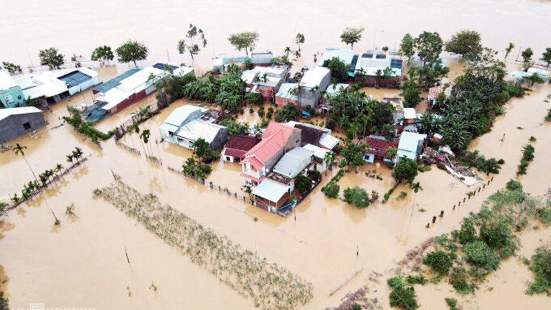 کیش زیر آب رفت + فیلم