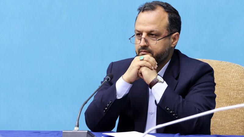 تصویری که پربازدید شد/ چهره جدید وزیر اقتصاد دولت رئیسی را ببینید