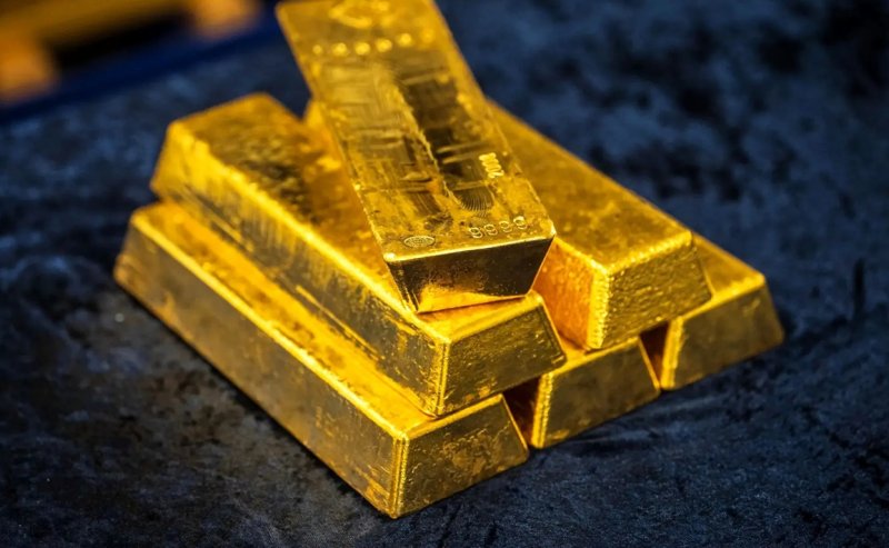 کوله‌پشتی طلایی لو رفت؛ پلیس ۲۵ قطعه شمش کشف کرد