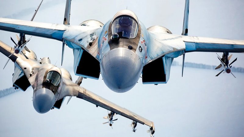 «مانور کبرا» در آسمان تهران/ سلطان جنگ‌های هوایی در راه ایران؛ بزرگترین مشتری جنگنده‌های سوخو Su-۳۵