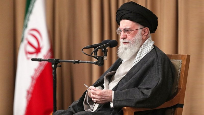 رهبر انقلاب: ما با معترض حرف می‌زنیم؛ اما اغتشاشگر را باید سرجایش نشاند