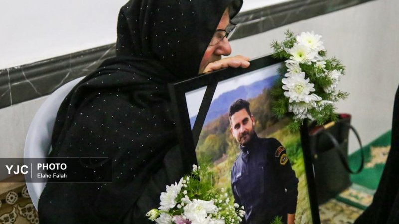 تشییع پیکر پاک ۷ شهید امنیت در رشت+ تصاویر