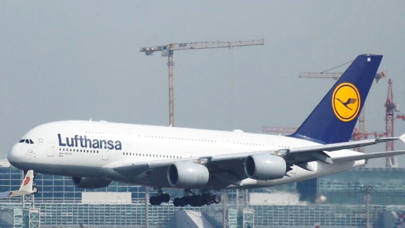 از اسرائیل خارج شوید؛ هشدار فوری شرکت هواپیمایی به کارمندانش