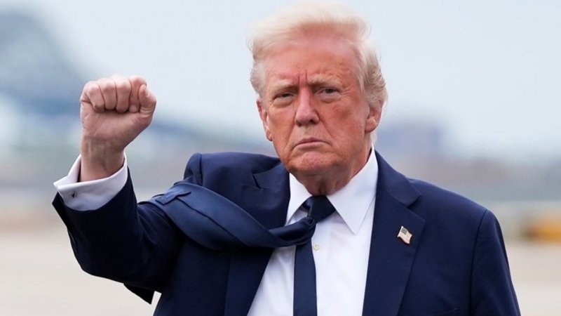 اظهارات ترامپ درباره رهبر انقلاب؛ دست و پا زدن یک مجرم را ببینید+ عکس