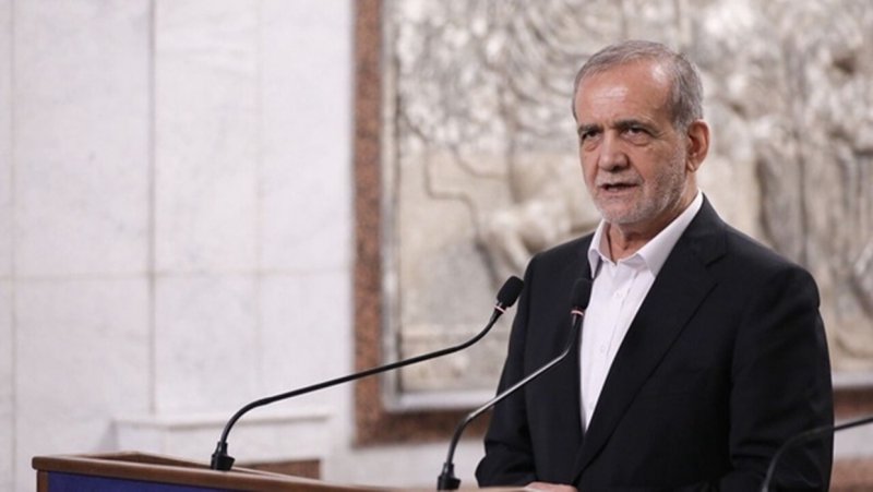  باید به هر شکلی که شده مشکل معیشت مردم را حل کنیم