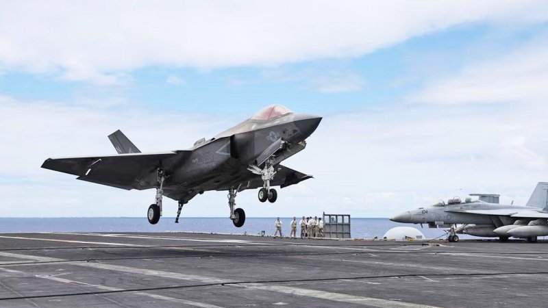 چرا ارتش‌های جهان باید از خرید این جنگنده بترسند؟/سلاح پنهان‌ جنگنده اف ۳۵ در دستان ترامپ