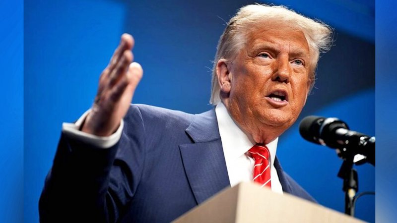 ترامپ: یک ناوگان زیبا همین حالا در حال حرکت به‌ سوی ایران است امیدوارم آن‌ها توافق کنند