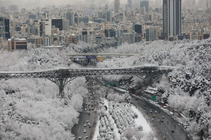 برف و باران تا ساعتی دیگر میهمان پایتخت‌نشینان