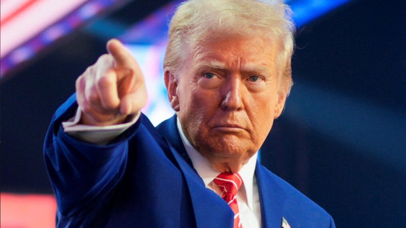 سکوت ترامپ در مورد ایران همه را شوکه کرد؛ چرا ترامپ در برنامه زنده هیچ حرفی نزد؟