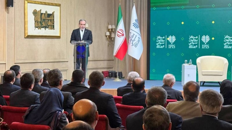 عراقچی بمب اتمی ایران را معرفی کرد/ نقطه ننگی را در تاریخ ایران ثبت کرده بودیم اگر...