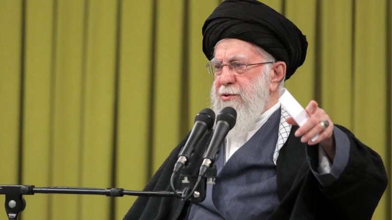 پیام مهم رهبر انقلاب به ملت: در ۲۲ بهمن دشمن را مأیوس کنید