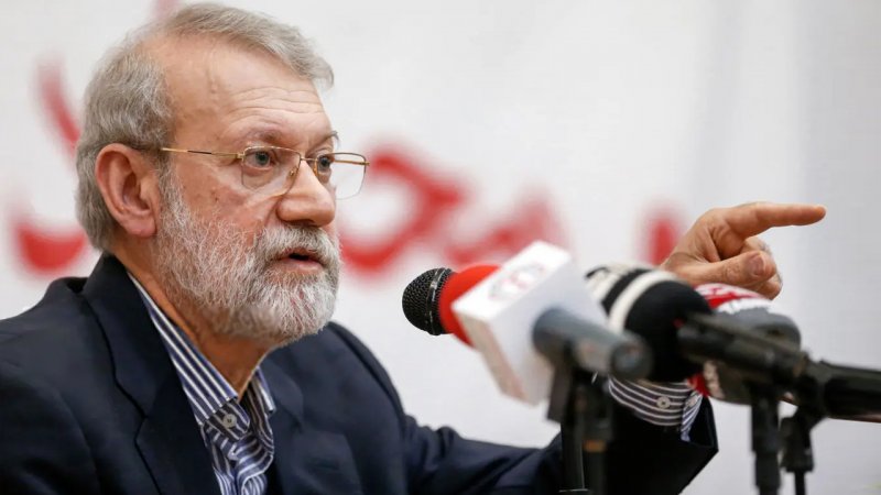 چرا علی لاریجانی به عمان رفت؟ / او چه کاری انجام داد که عراقچی نکرد؟