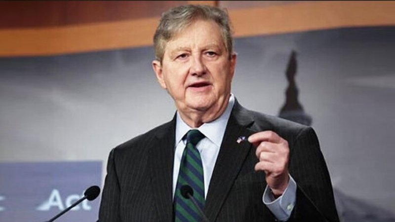 نمی‌توان به سادگی هزاران سرباز را در ایران مستقر کرد؛ هشدار سناتور آمریکایی درمورد گزینه نظامی علیه ایران