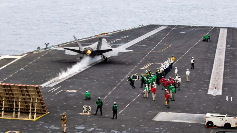 ناوهای آمریکایی به حرکت درآمدند/ مذاکرات ایران و آمریکا در خطر است؟