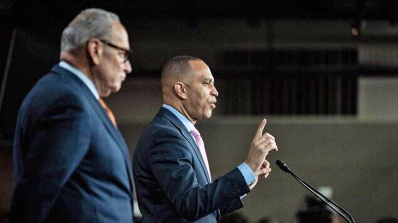 تلاش برای رای‌گیری فوری درباره قطعنامه اختیارات جنگی رئیس‌جمهور آمریکا