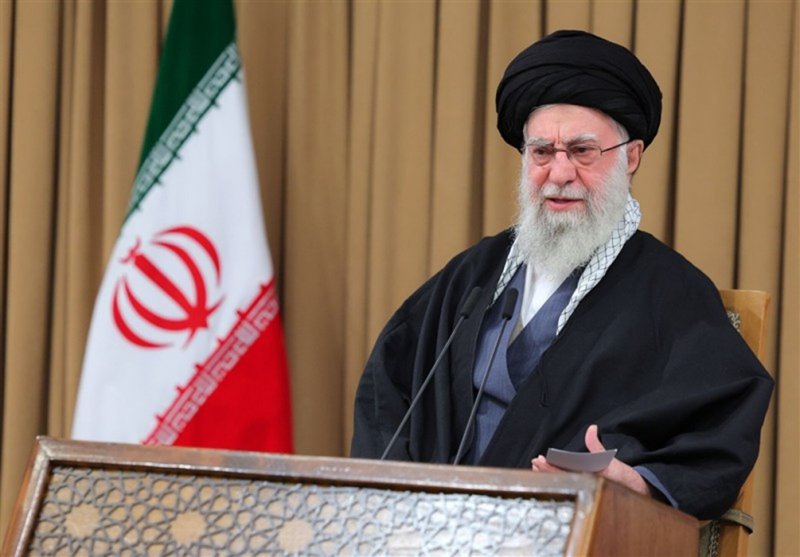 وداع با پیکر رهبر شهید انقلاب در مصلای تهران به تعویق افتاد
