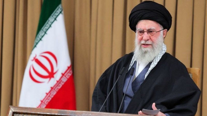 حضور کارگردان معروف در تجمعات مردمی عزاداری برای امام شهید انقلاب + تصویر