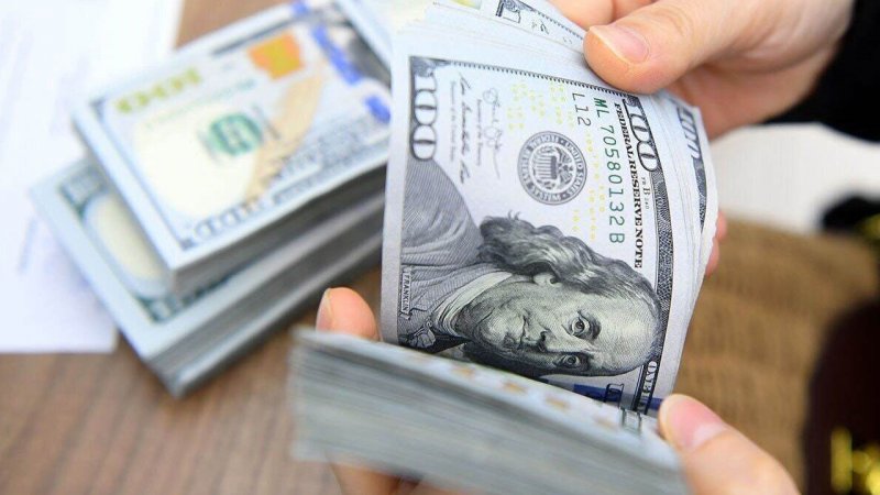 قیمت دلار بازار آزاد عصر امروز پنجشنبه ۱۴ بهمن / کاهش شدید قیمت دلار و یورو همچنان ادامه دارد