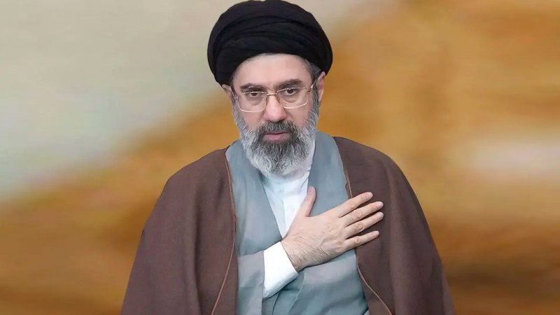 مهر تایید صداوسیما بر جانبازی آیت‌الله مجتبی خامنه‌ای در جنگ اخیر