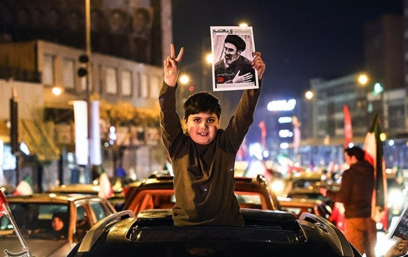امروز ساعت 15؛ اجتماع مردمی برای بیعت با آیت‌الله سید مجتبی خامنه‌ای