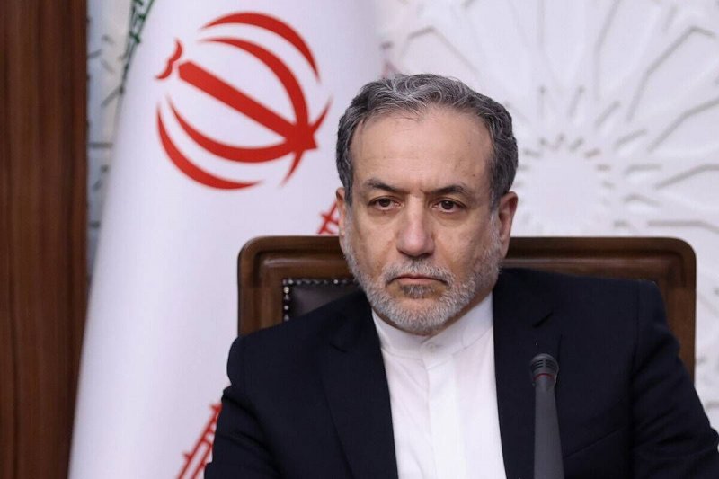 عراقچی: رهبر انقلاب اوضاع را مدیریت می‌کنند
