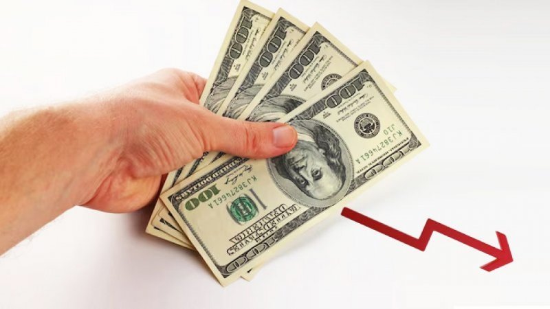 کاهش قیمت دلار در بازار آزاد
