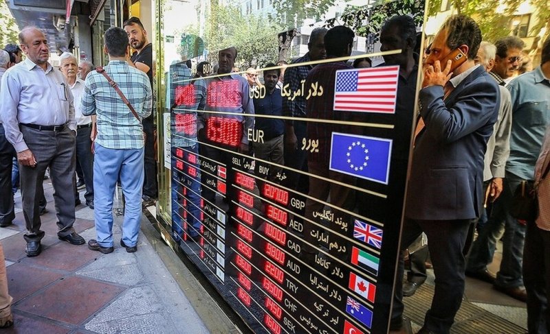 اختلاف قیمت دلار تراولی با دلار صرافی‌ها چقدر است؟