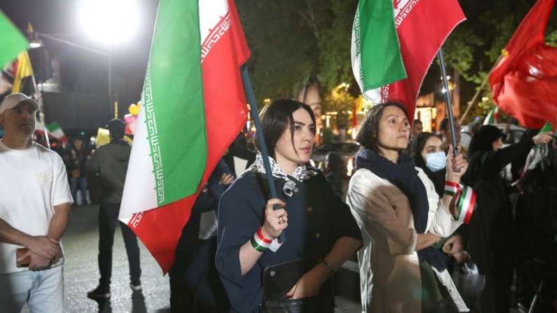 حجاب متفاوت زنان در تجمعات شبانه + تصاویر