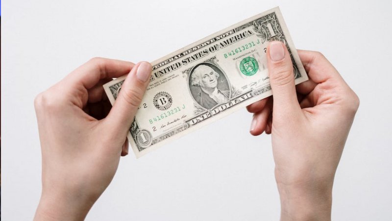 قیمت رسمی دلار و انواع ارزها پنج‌شنبه ۱۰ اردیبهشت / قیمت دلار چقدر تغییر کرد؟