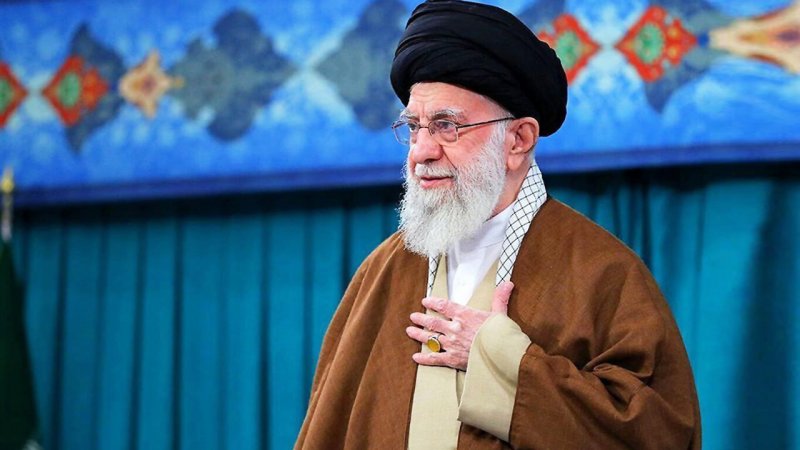 رهبر شهید چه کسی را از خودش مناسب‌تر برای ریاست جمهوی می‌دانست؟