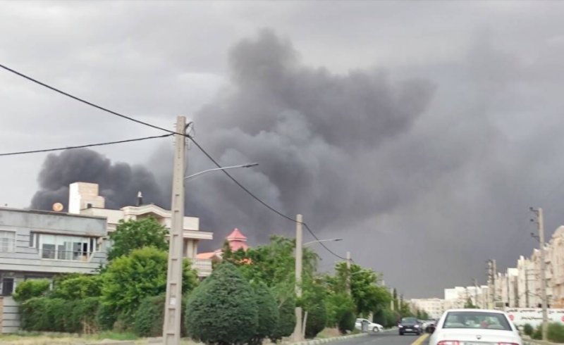 آتش‌سوزی گسترده در یک پاساژ در شهرستان شهریار 